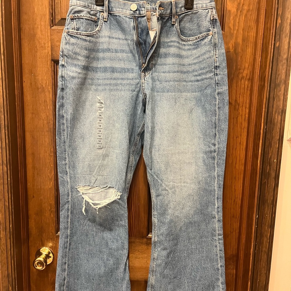 Brand new! American Eagle High Rise 90 Flare Blue Jeans Sz 14 32w